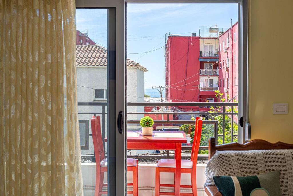 Appartement Stella's - 1min Beach, Kitchen & Balcony Himarë